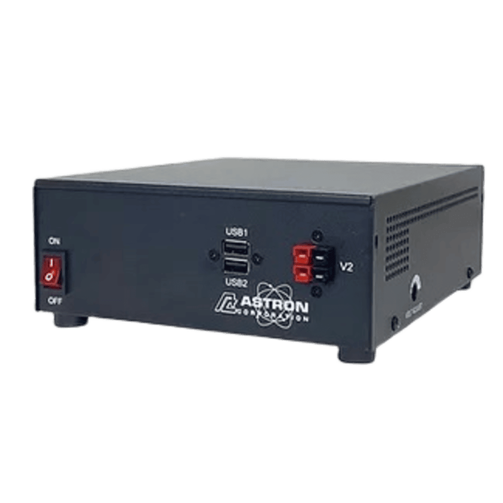 Fuente de Alimentación Conmutada, Salida Pico de 25A a 13.8Vdc, Polos de Alimentación del Panel Frontal, 2 Puertos USB: 5,2 V, SS25AP