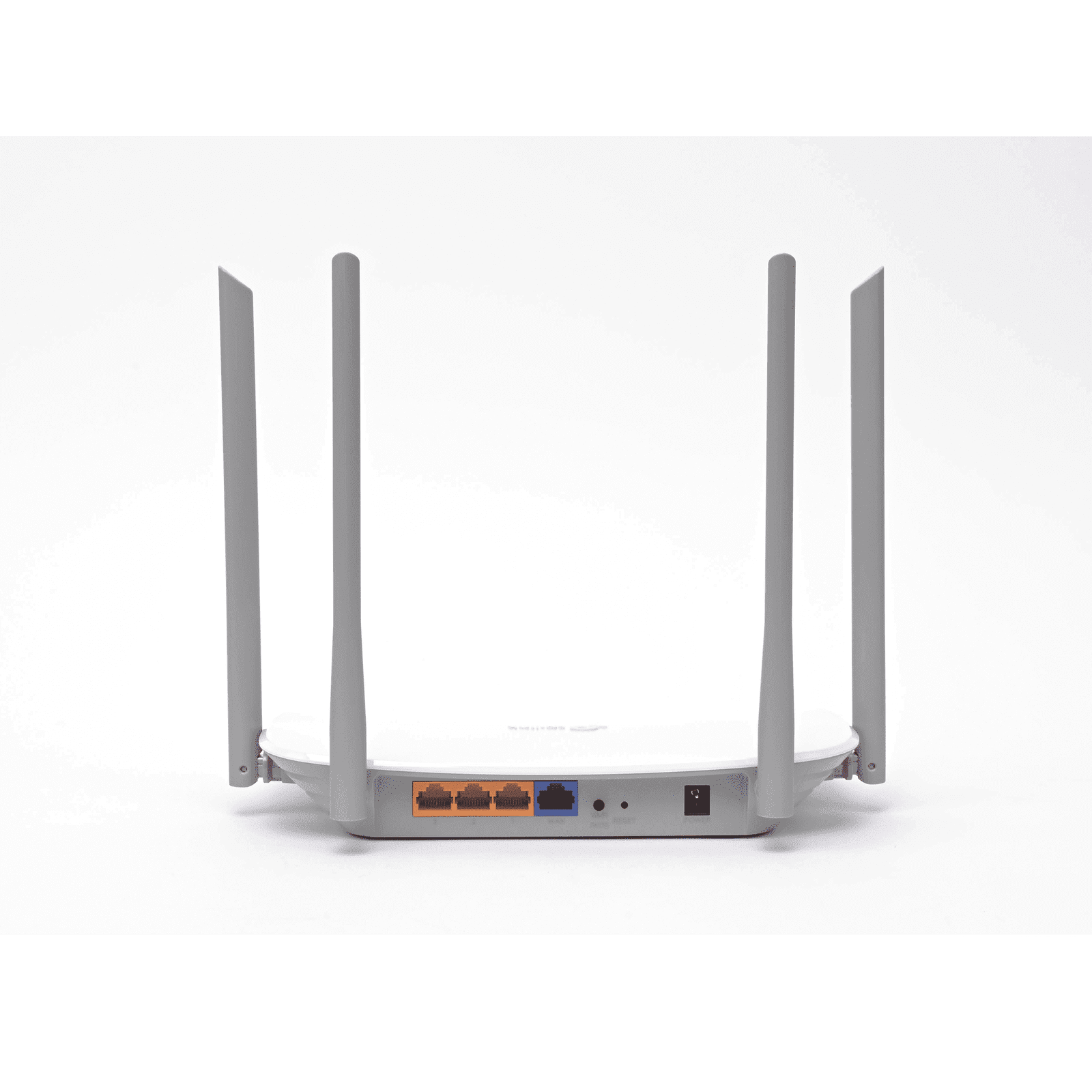 Router Inalámbrico ISP doble banda AC, 2.4 GHz y 5 GHz Hasta 1167 Mbps, 4 antenas externas omnidireccional, 3 Puertos LAN 10/100/1000 Mbps, 1 Puerto WAN 10/100/1000 Mbps EC220G5 - TP-LINK