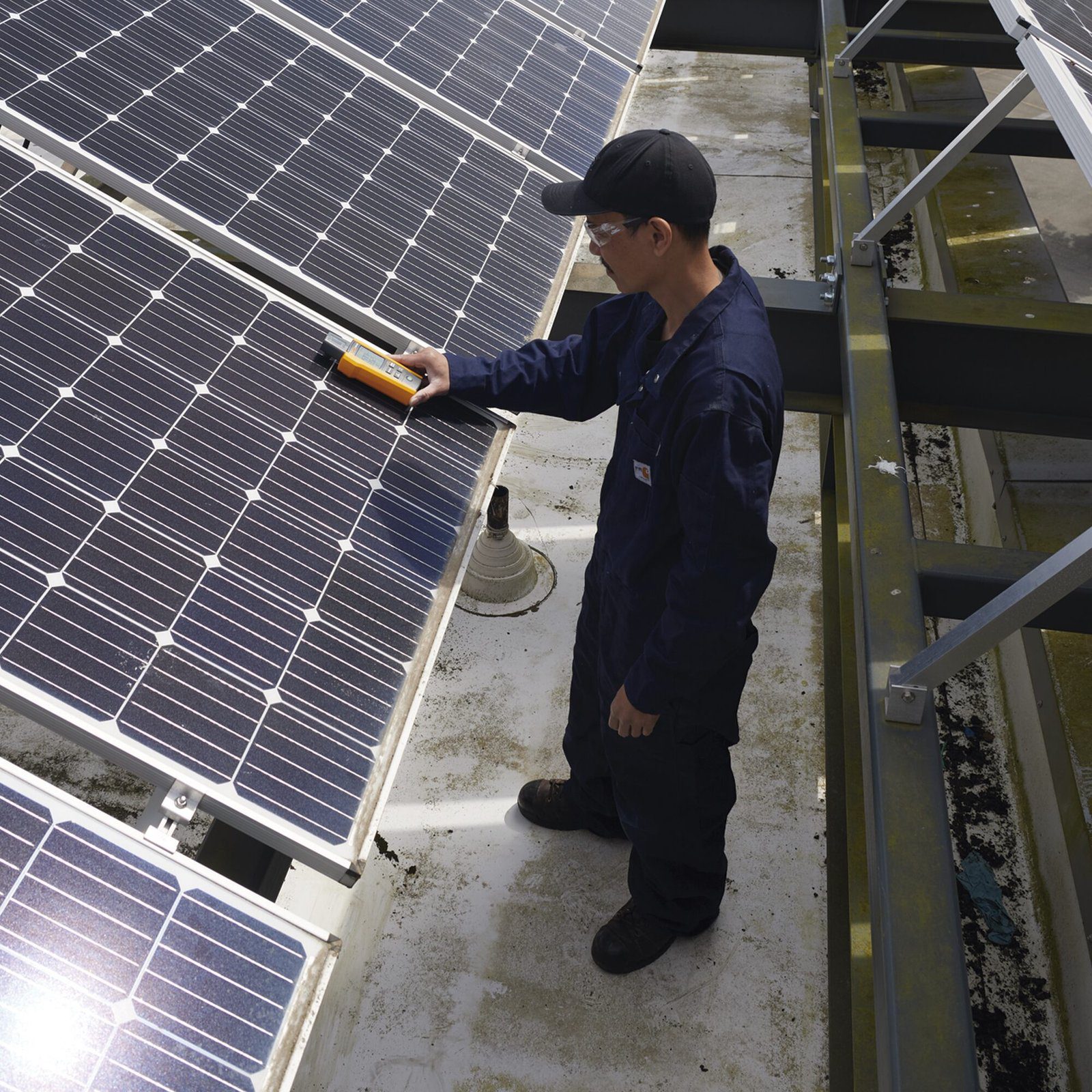 Medidor de Radiación Solar para Instalación, Mantenimiento y Generación de Informes de Paneles Solares o Sistemas Fotovoltaicos, Medida instantánea de hasta 1400 W/m² FLK-IRR1-SOL - FLUKE