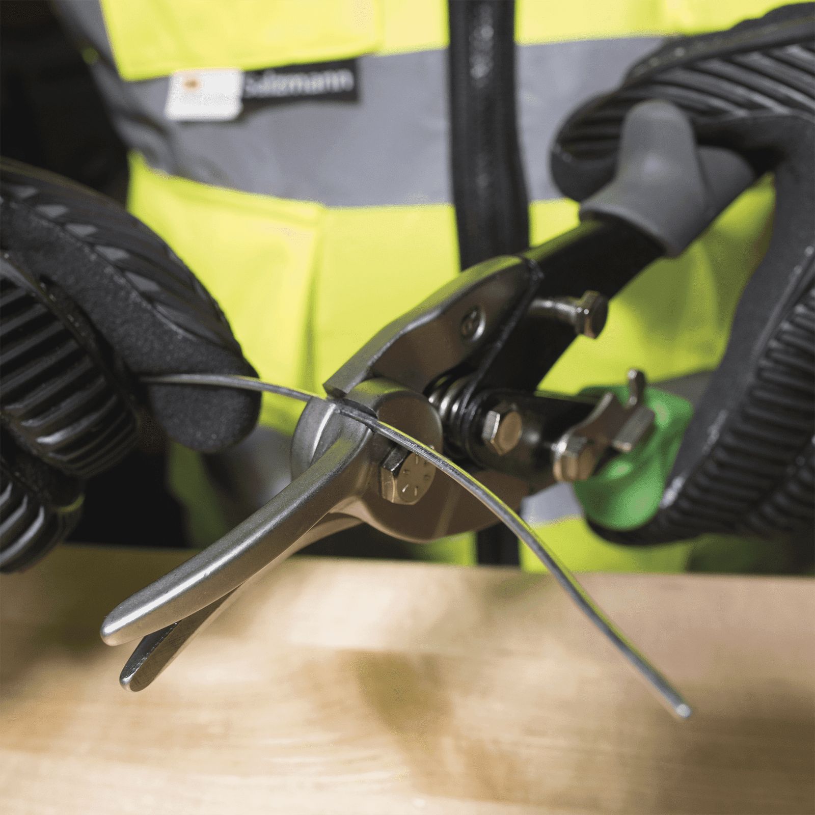 Tijeras de Aviación de Corte Derecho con Cortacables 1201-R - KLEIN TOOLS