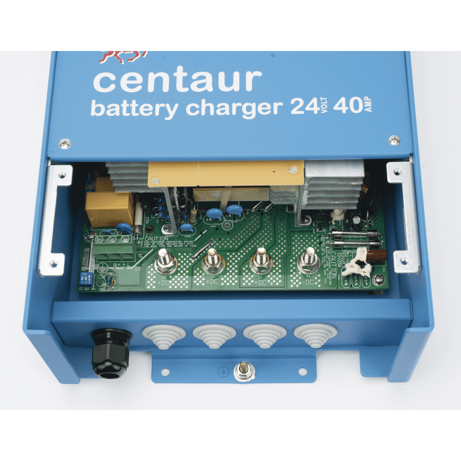 Cargador de Baterías Centaur 24V / 40A. Para Ambientes Marinos y Terrestres. CC24/40 225458 - VICTRON ENERGY
