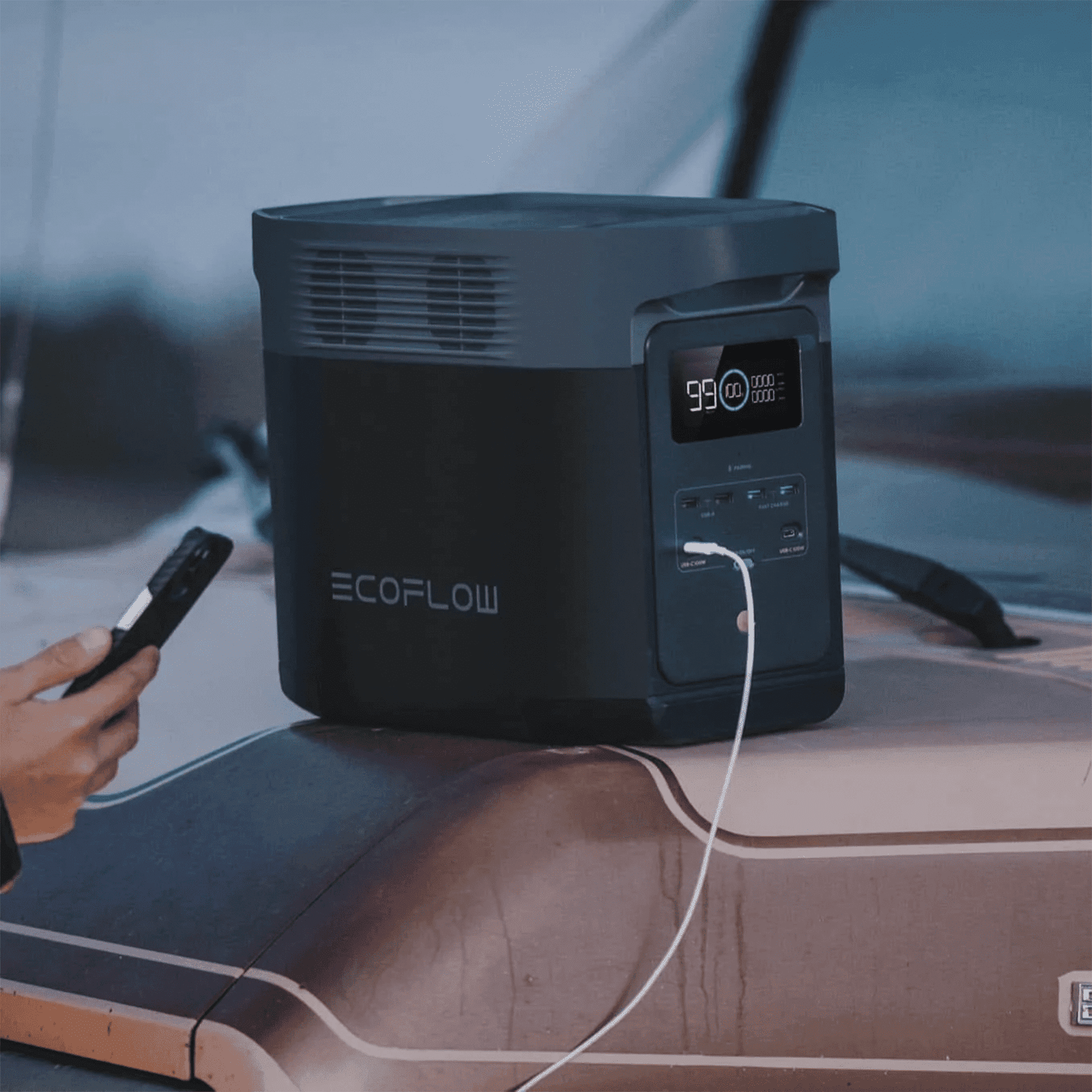 Estación de Energía Portátil Delta 2 1024Wh Litio LFP / 6 AC 1800 W (Max. 2200W) / 2 USB-C 100W / Capacidad para Aumentar Respaldo / Cargador de Coche 10A a 12.6V / Conectividad WiFi y Bluetooth (App) / Carga Solar 500W Max. EFD-330 - ECOFLOW