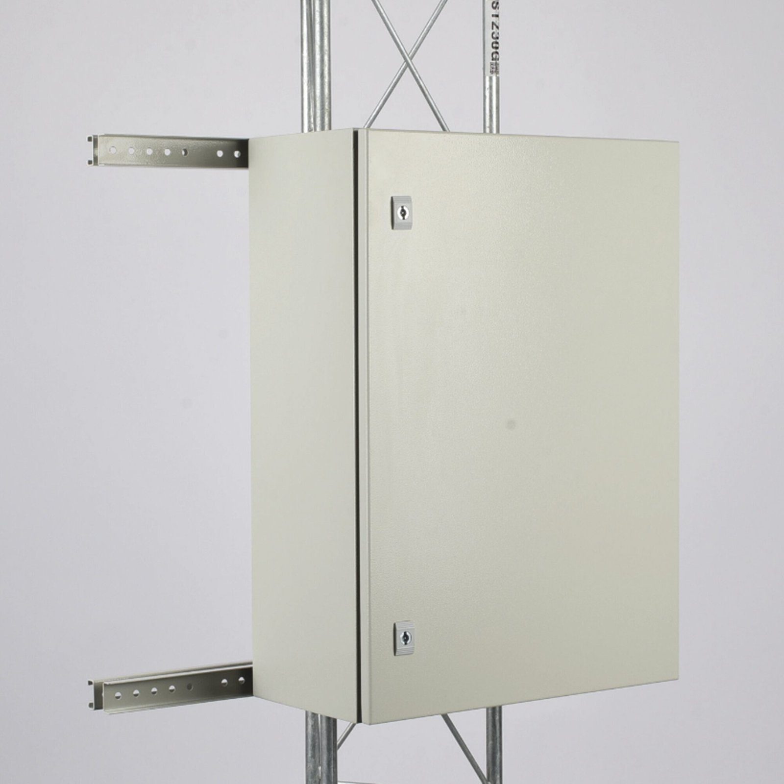 Montaje Universal de Torre para Montar Gabinetes de 30-80 cm de ancho. PST-TWR-80 - PRECISION