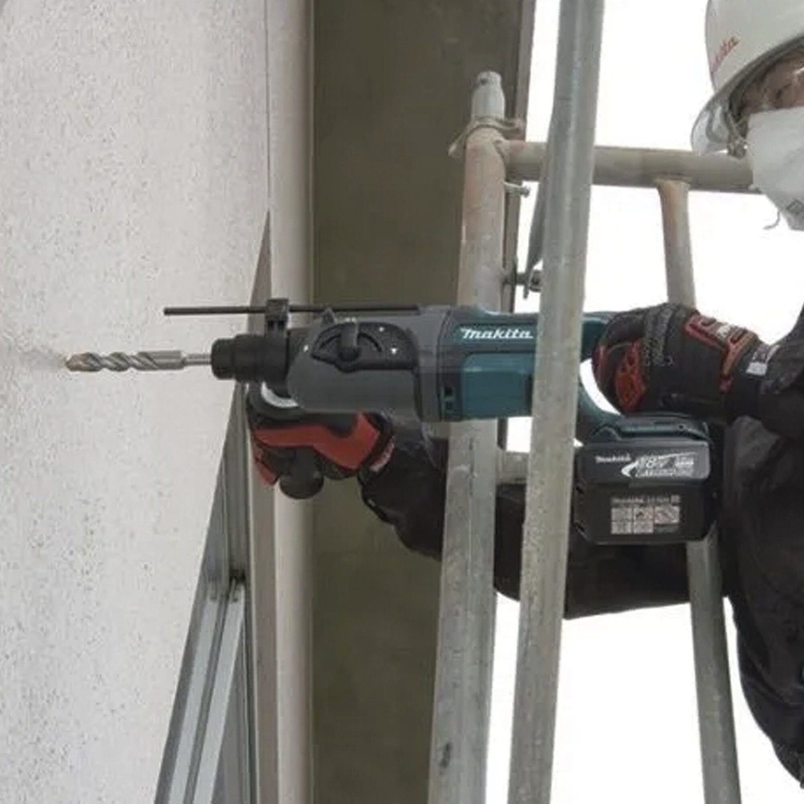 Rotamartilló 18V, SDS 0-1.200 Rpm, 3 Modos de Trabajo, Incluye 2 Baterías de 3.0 Ah, Cargador y Maletín. DHR241RFE - MAKITA