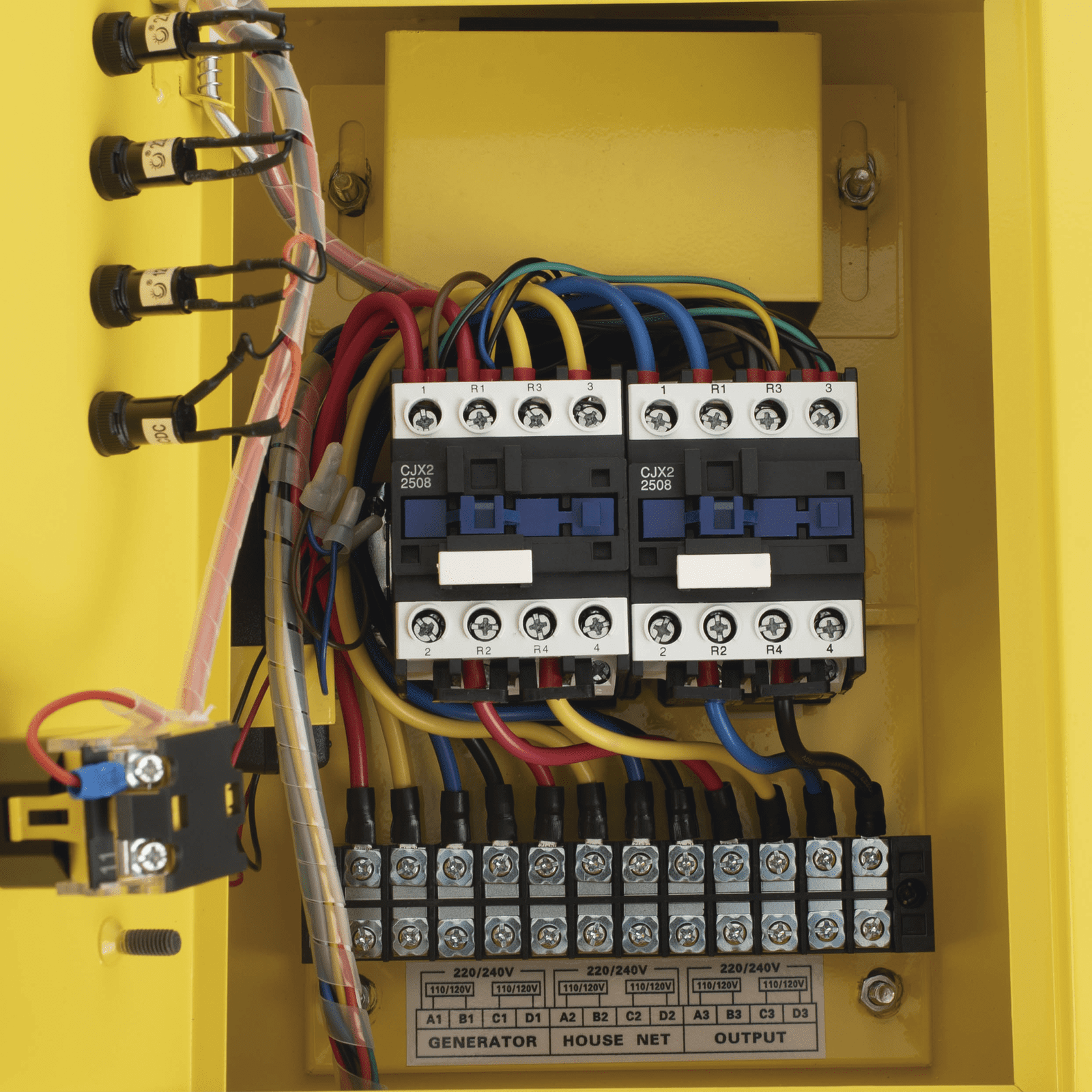 Generador a Gasolina / Planta de Emergencia con Encendido Automático, 6.5KW, 220Vac 2 Fases, Jaula con Ruedas para Fácil Traslado EPGEN7000ATS - EPCOM POWERLINE