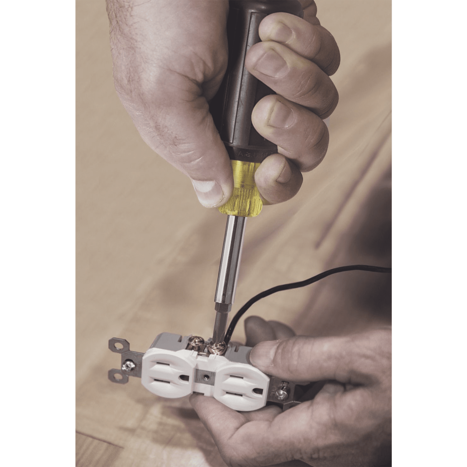 Desarmador Multipunta, 11 en 1, con Puntas Phillips, Ranuradas, Cuadradas y Torx. 32500-12CS-SEN - KLEIN TOOLS