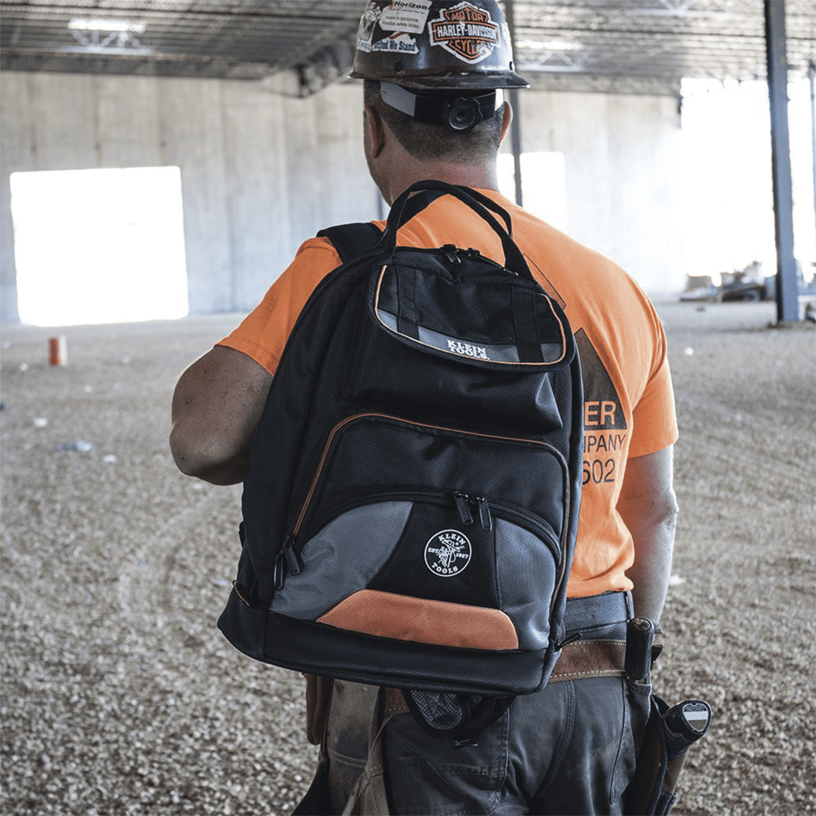 Mochila para Herramientas Tradesman Pro™ de 44.5 cm en Color Negro con 35 Bolsillos (No incluye herramientas). 55475 - KLEIN TOOLS