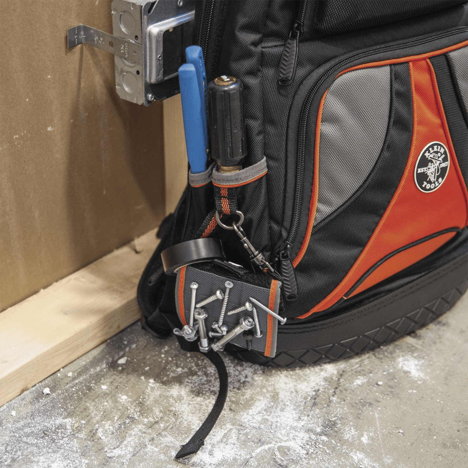Muñequera Magnética Tradesman Pro™. 55895 - KLEIN TOOLS