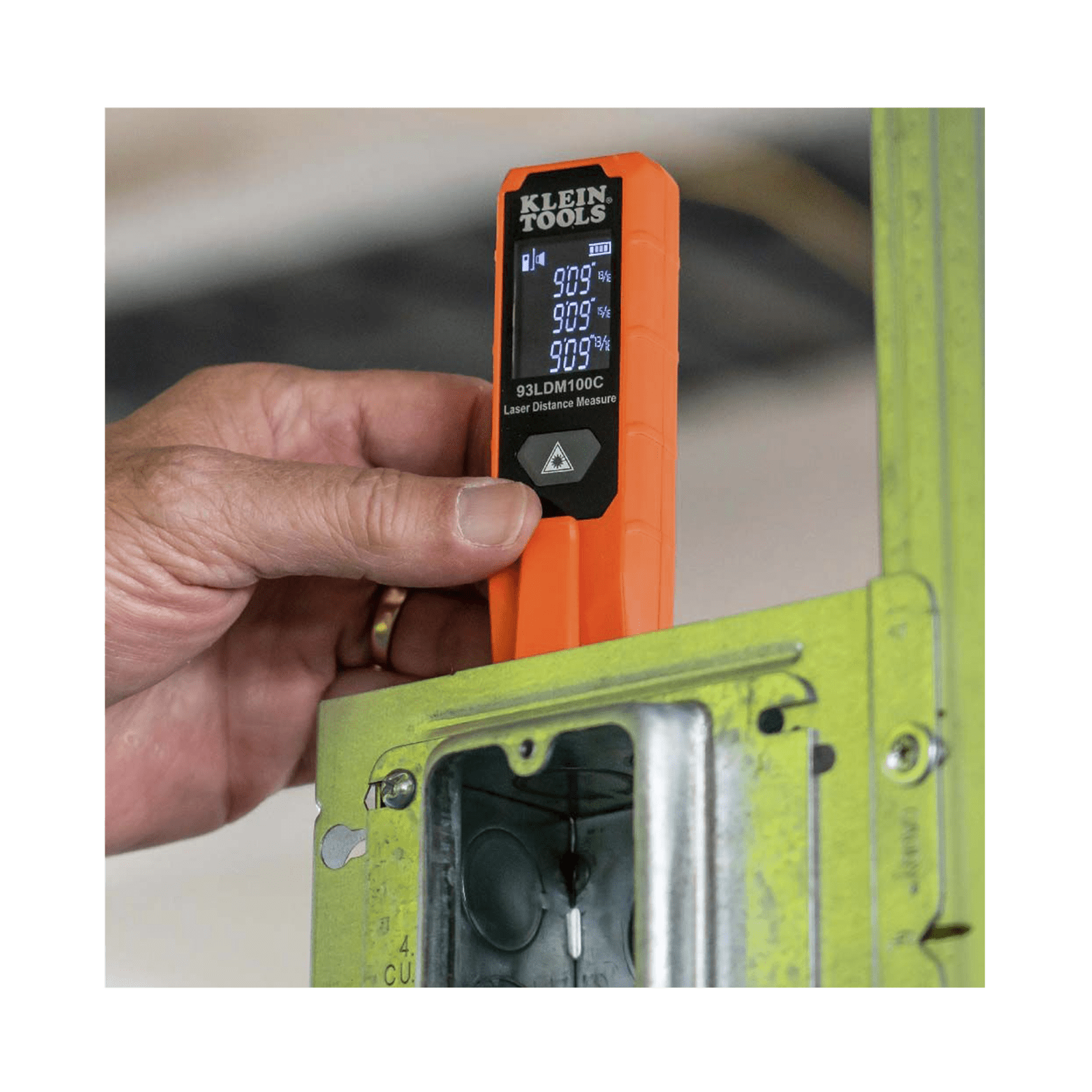 Medidor Compacto Láser de Distancias. Rango: 5.1 cm a 30.5 m / Opción cm o pulg. o Combinado /  Clip para Bolsillo. 93-LDM-100C - KLEIN TOOLS