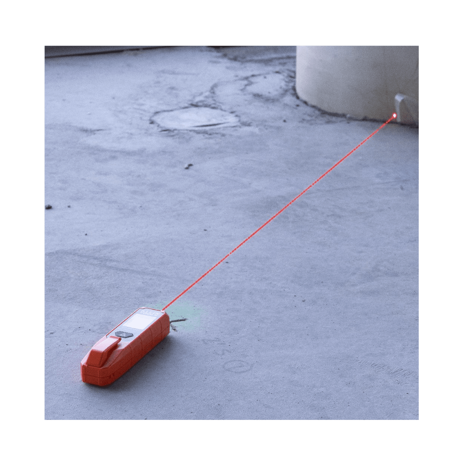 Medidor Compacto Láser de Distancias. Rango: 5.1 cm a 30.5 m / Opción cm o pulg. o Combinado /  Clip para Bolsillo. 93-LDM-100C - KLEIN TOOLS