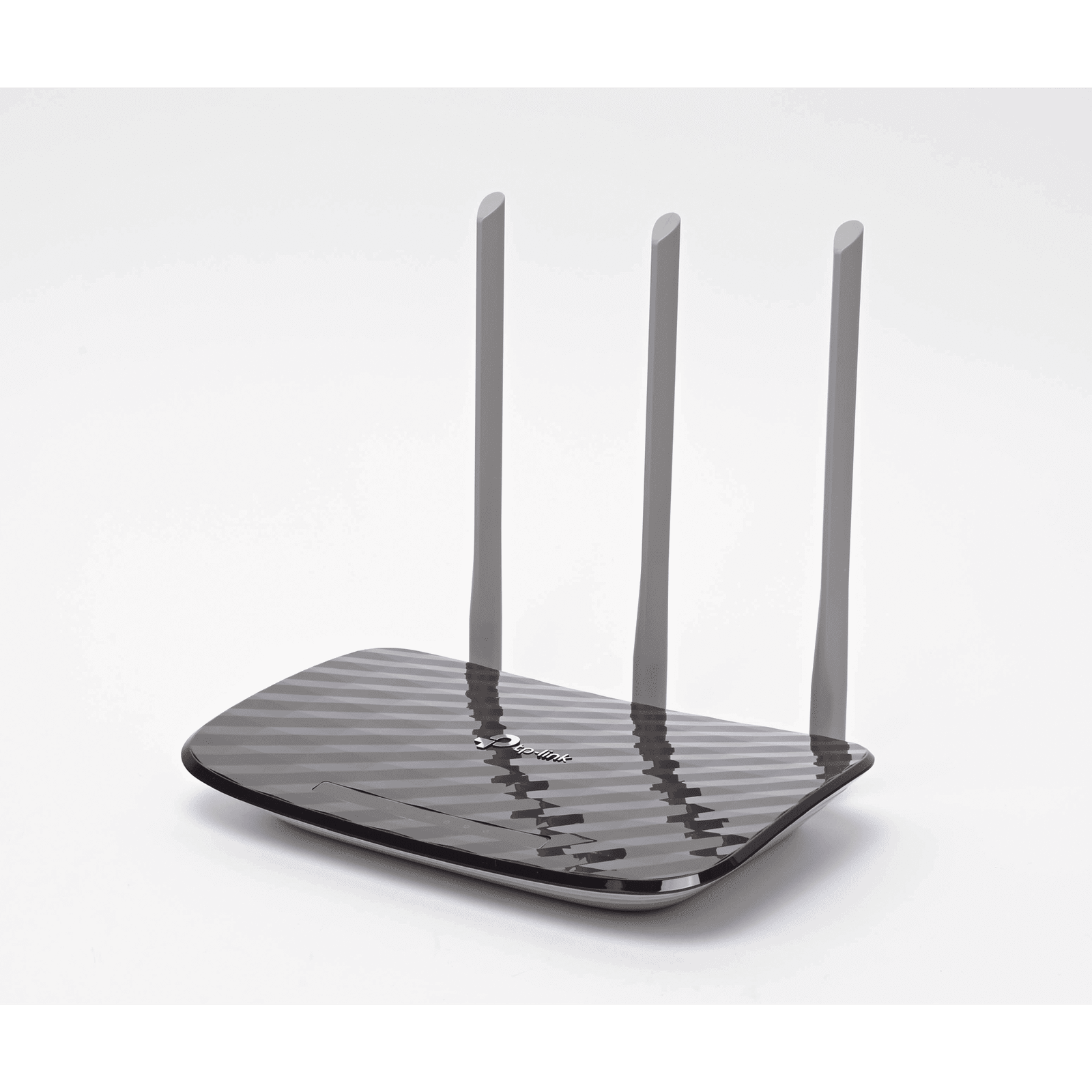 Router Inalámbrico doble banda AC, 2.4 GHz y 5 GHz Hasta 733 Mbps, 3 antenas externas omnidireccional, 4 Puertos LAN 10/100 Mbps, 1 Puerto WAN 10/100 Mbps ARCHERC20 - TP-LINK