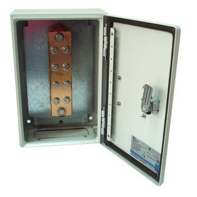 Barra de Unión y Distribución de Hilos Tierra Física con Gabinete de 1999 Amperes de Capacidad. TG-BUE-12 - TOTAL GROUND