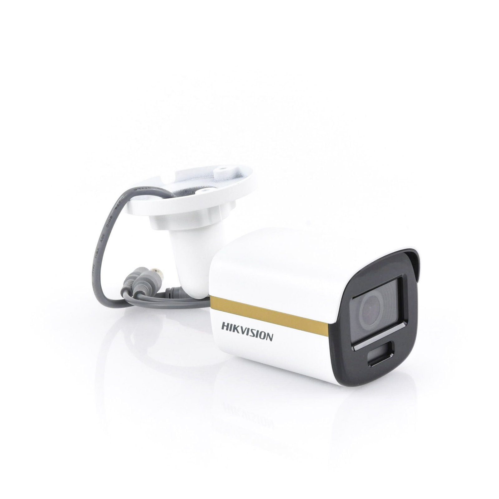 [ColorVu] Bala TURBOHD 4K (8 Megapixel) / Imagen a Color 24/7 / Lente 2.8 mm / METAL / Luz Blanca 20 mts / Exterior IP67 / WDR 130 dB DS-2CE10UF3T-E - HIKVISION