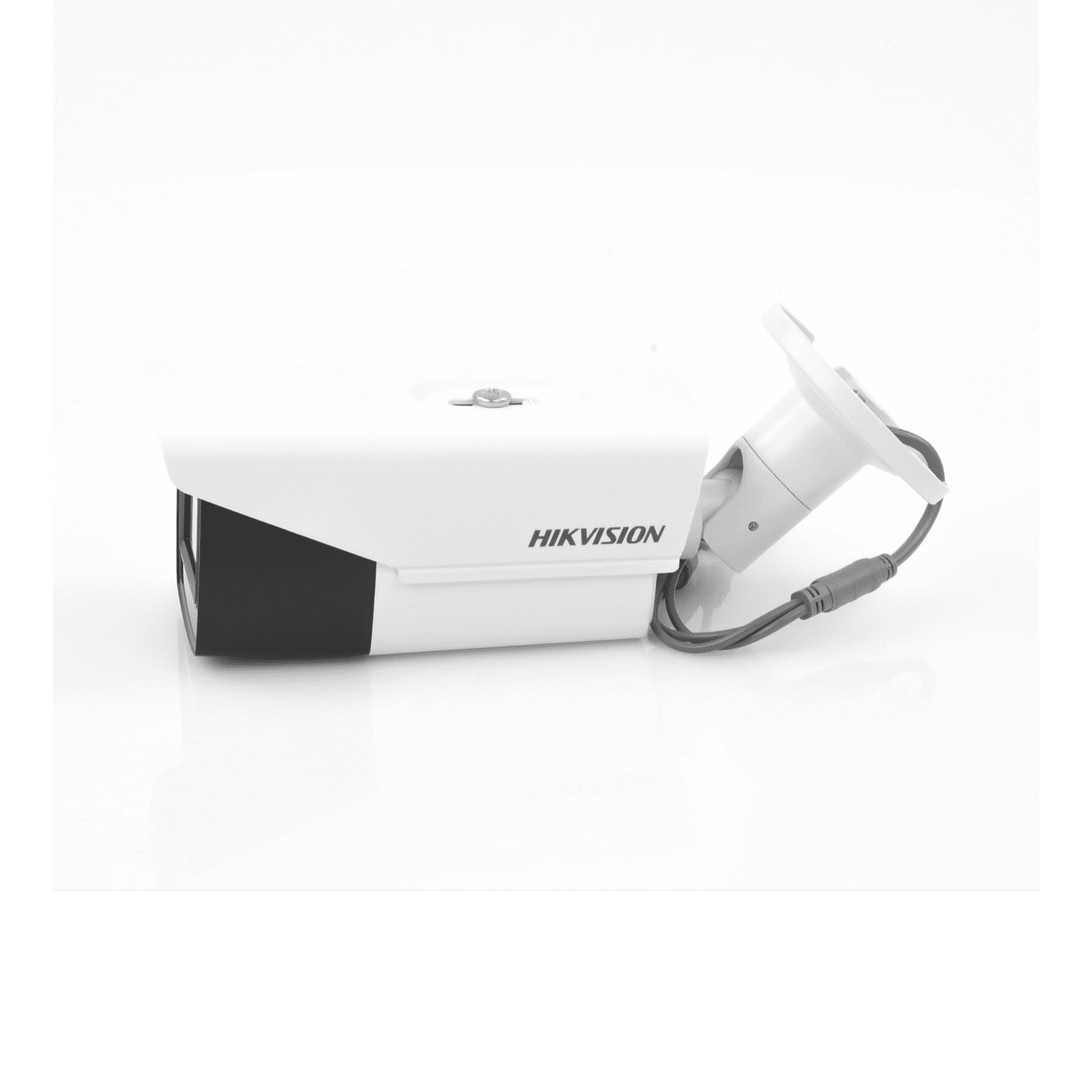 Bala TURBOHD 4K (8 Megapixeles) / Lente Mot. 2.7 a 13.5 mm / IR EXIR Inteligente 80 mts / Exterior IP67 / Soporta 12 Vcc & 24 VCA / dWDR DS-2CE19U1T-AIT3ZF - HIKVISION