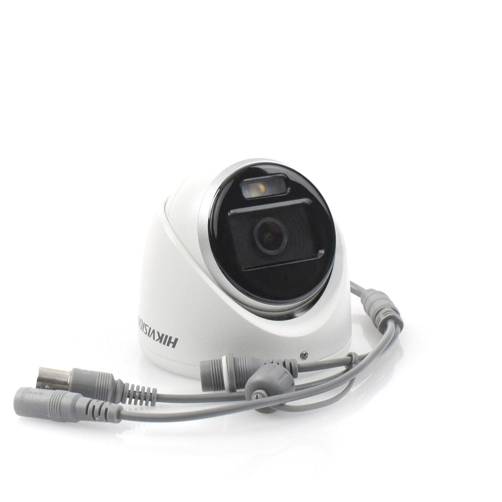 [ColorVu] Turret TURBOHD 3K (5 Megapixel) / Micrófono Integrado / Lente 2.8 mm / Imagen a Color 24/7 / 20 mts Luz Blanca / Exterior IP67 / dWDR / 4 Tecnologías DS-2CE70KF0T-MFS - HIKVISION
