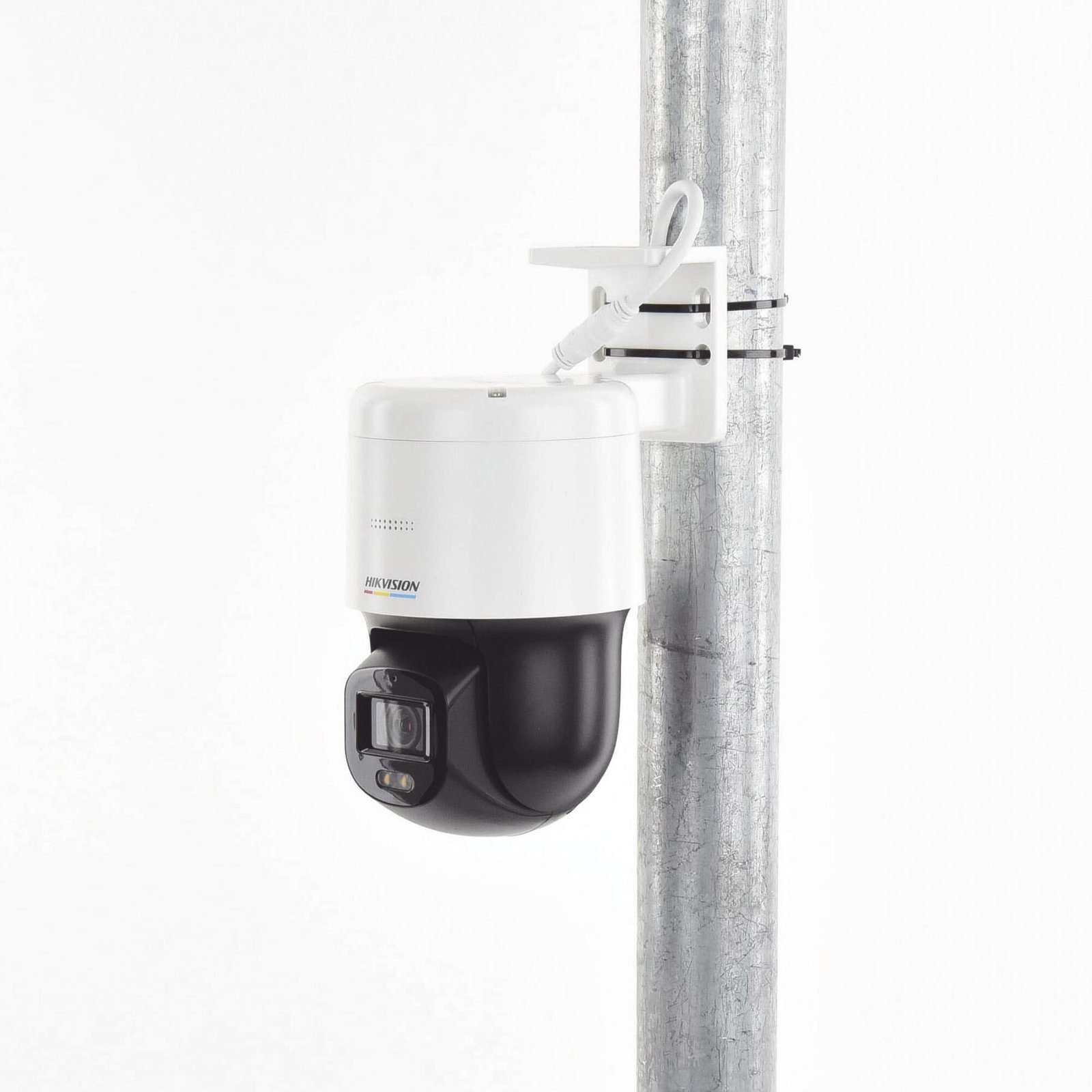 Domo PT IP 4 Megapixel / Lente 4 mm / Luz Blanca 30 mts / dWDR / PoE / IP66 / Micrófono y Bocina Interconstruido / Micro SD / Incluye Montaje de Pared y Techo DS-2DE2C400SCG-E(F1) - HIKVISION