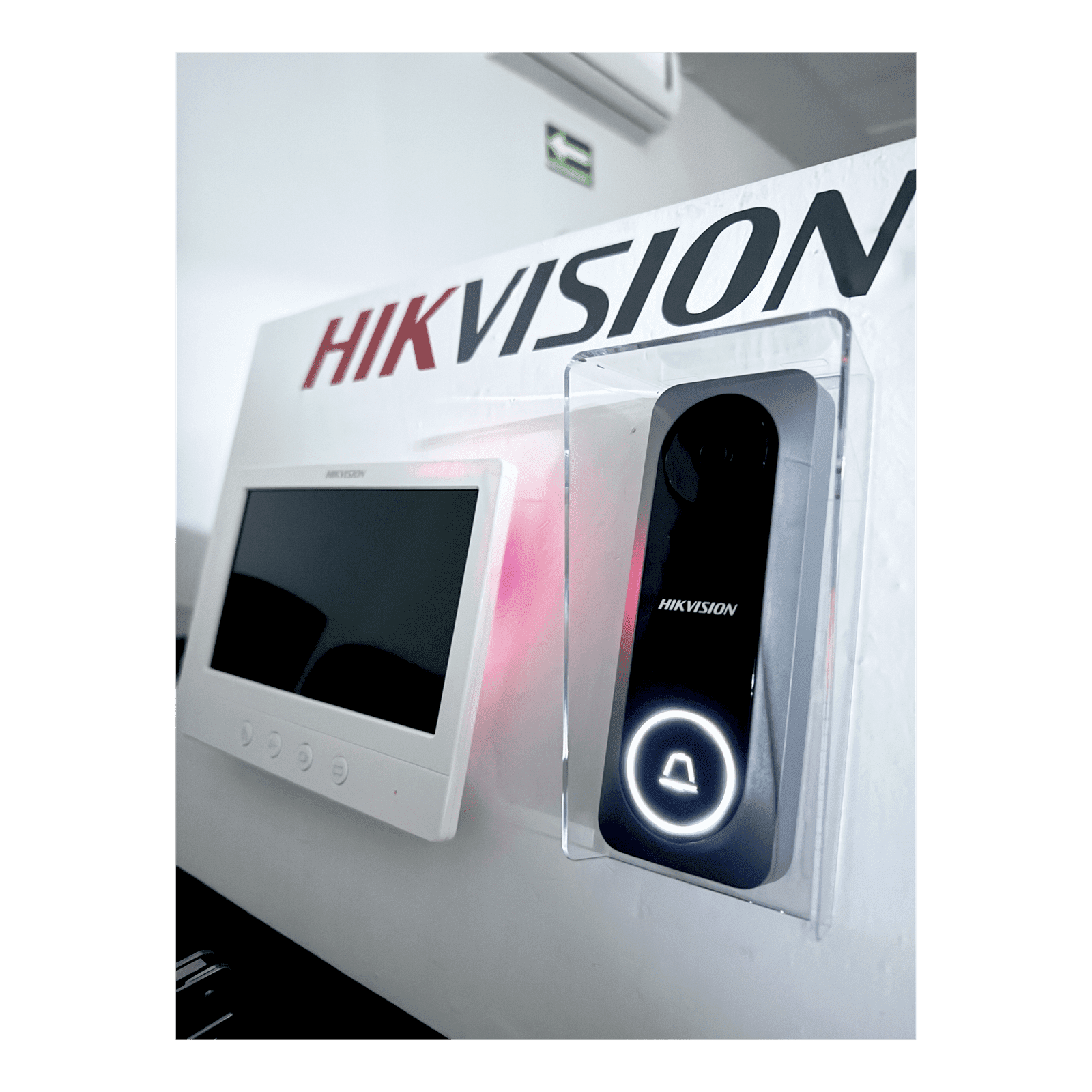Kit de Videoportero TurboHD con Pantalla LCD a Color de 7″ / Frente de Calle para Exterior de Policarbonato / 720p (1 Megapíxel )130° de Visión (Gran Angular) DS-KIS212 - HIKVISION