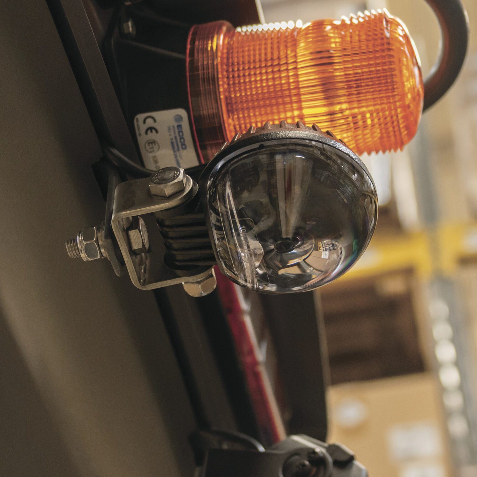 Luz LED límite de arco color rojo, para zonas de trabajo en montacargas y vehiculos EW2030R - ECCO