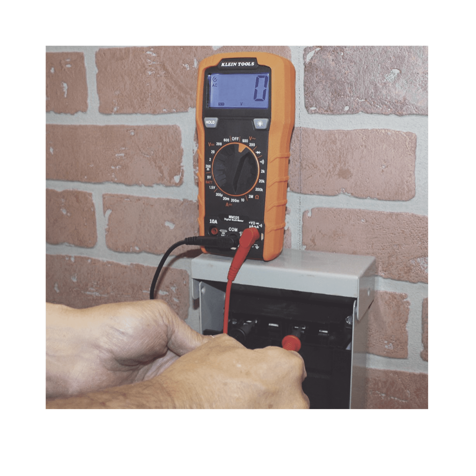 Multímetro Digital con Selección Manual Rango 600V CAT III con Protección de Alerta LED del Cable de Prueba MM325 - KLEIN TOOLS