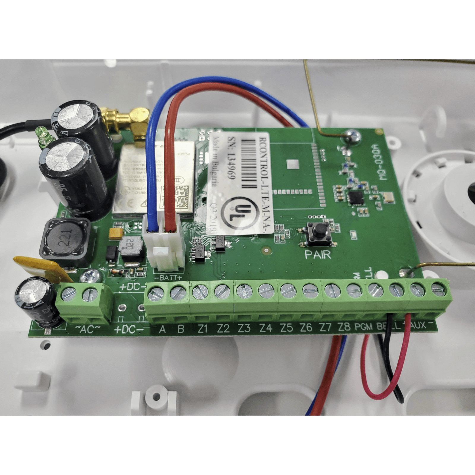 Panel de Alarma Cloud Híbrido 4G LTE / 8 Zonas Cableadas, 32 Inalámbricas / INCLUYE 2 AÑOS 3G/4GLTE ILIMITADOS / Programación 100% vía WEB / ALTA SEGURIDAD PRO4GEN2 - M2M SERVICES