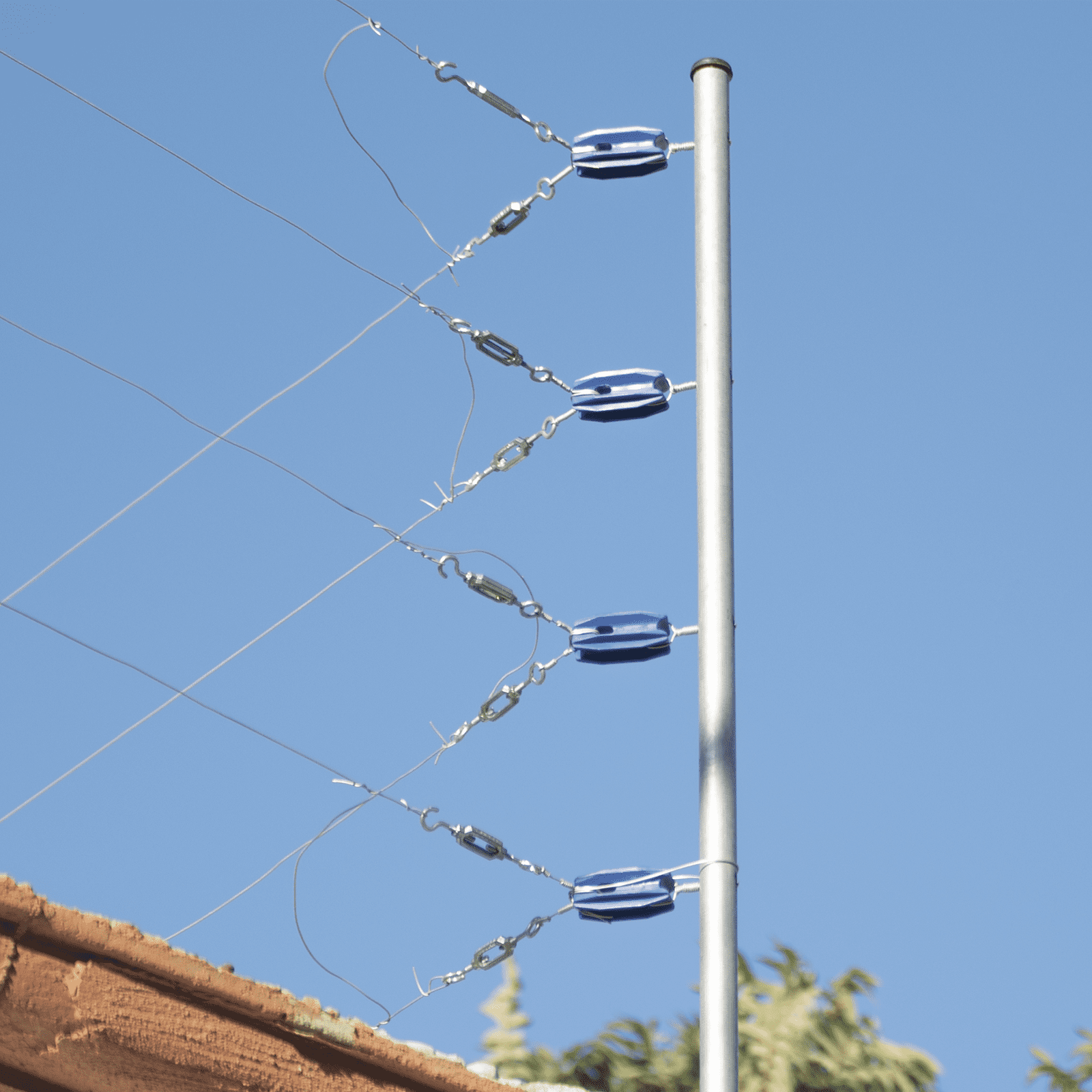 Aislador de color Azul para postes de esquina de alta Resistencia con Anti UV de uso en cercos eléctricos SFESQUINEROB - SFIRE