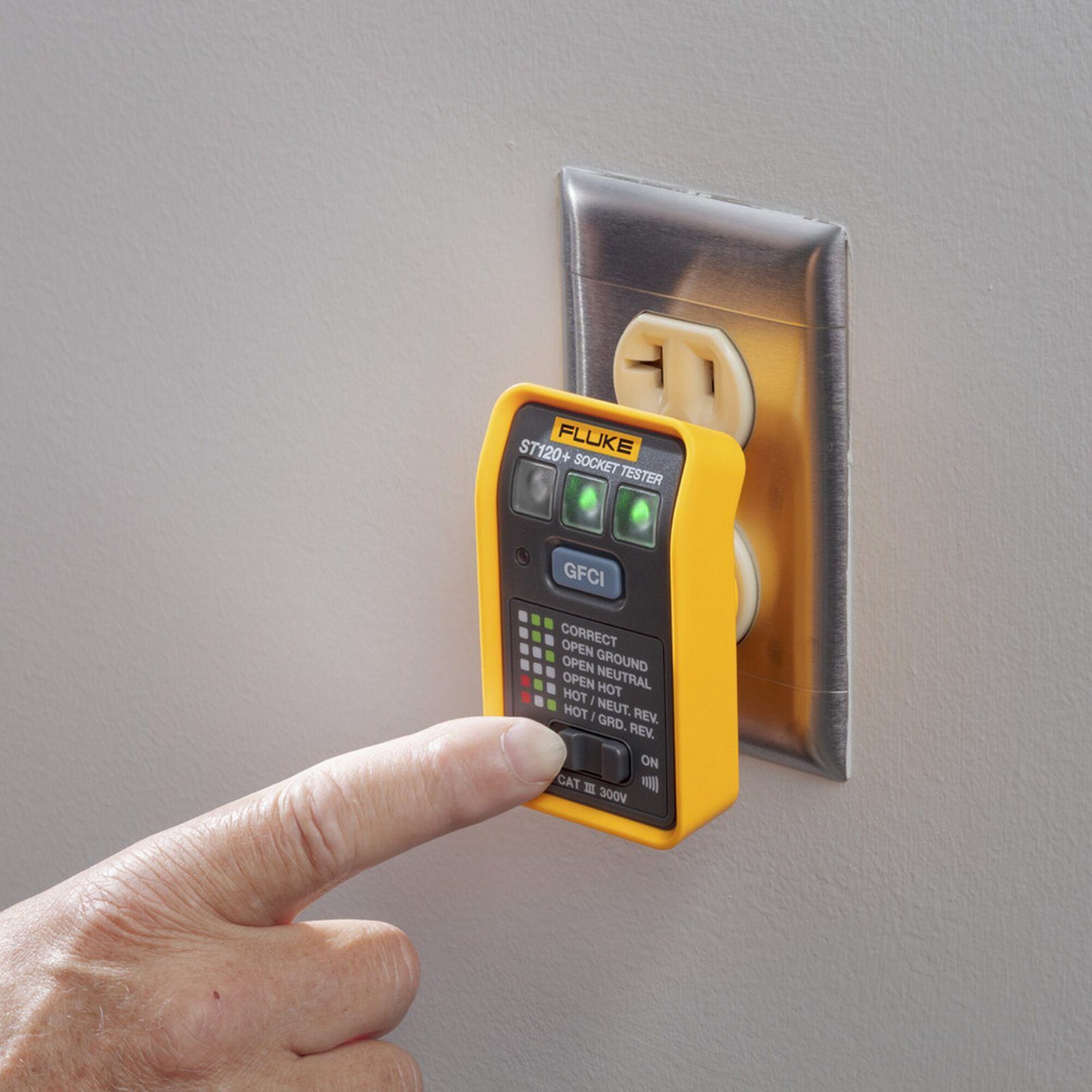 Probador de Tomacorriente Eléctrico Estándar o GFCI con Señal Acústica, Con LEDs de Alto Brillo y Gráfico Incluido Para Verificar Rápida y Fácilmente el Cableado ST120+ - FLUKE