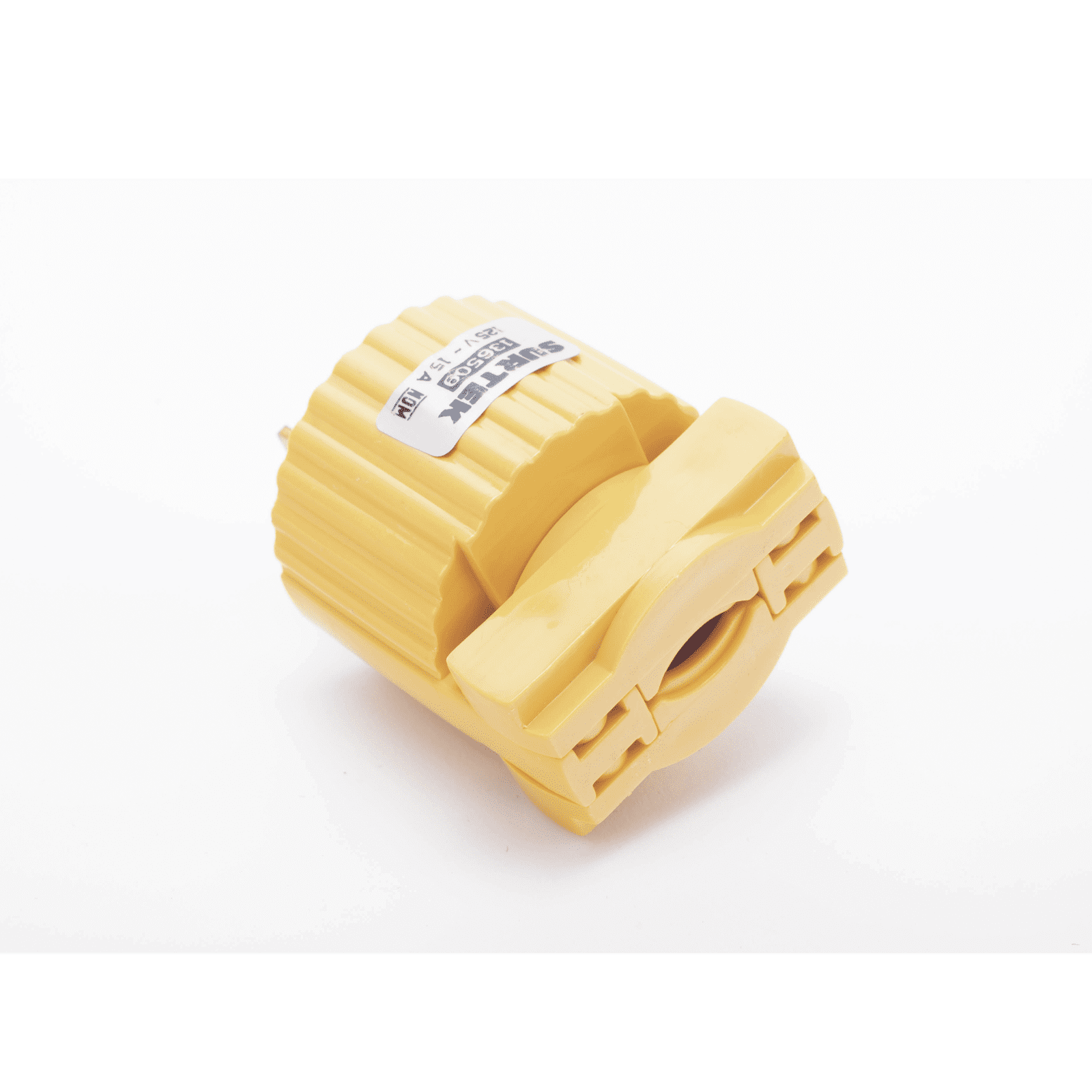 Clavija con Abrazadera Plástica Aterrizada / 127 V CA 15 A Max. / Fabricada en Plastico ABS. SYS-136-509 - SURTEK