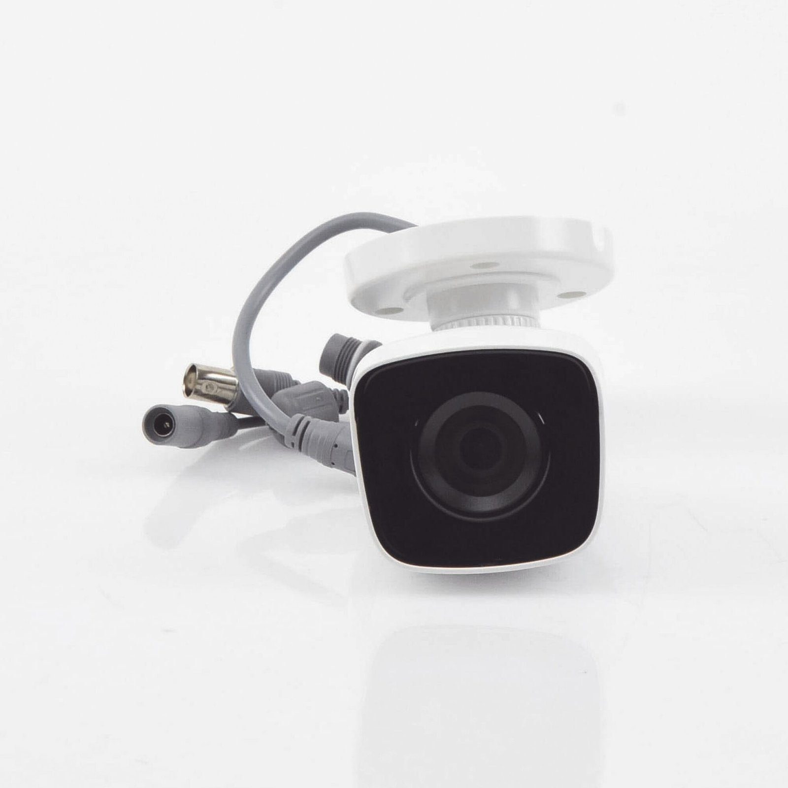 Bala TURBOHD 5 Megapíxeles / Lente 2.8 mm (Gran Angular) / Exterior IP66 / IR EXIR 20 mts / TVI-AHD-CVI-CVBS / Policarbonato THC-B150-P - HiLook by HIKVISION