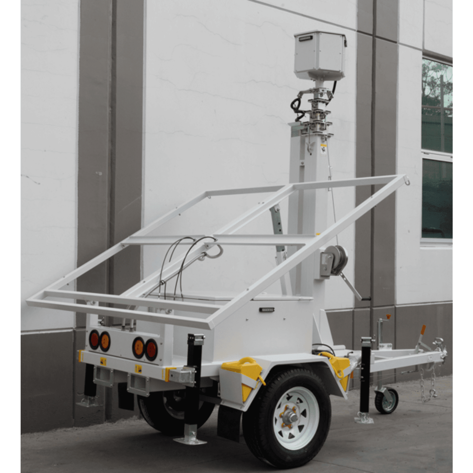 Traila / Remolque con Mástil Retráctil de 7.5 m. para Videovigilancia o Iluminación, con capacidad para Instalar Módulos Solares y Baterías (No incluidos) PST-VTS-2P - PRECISION