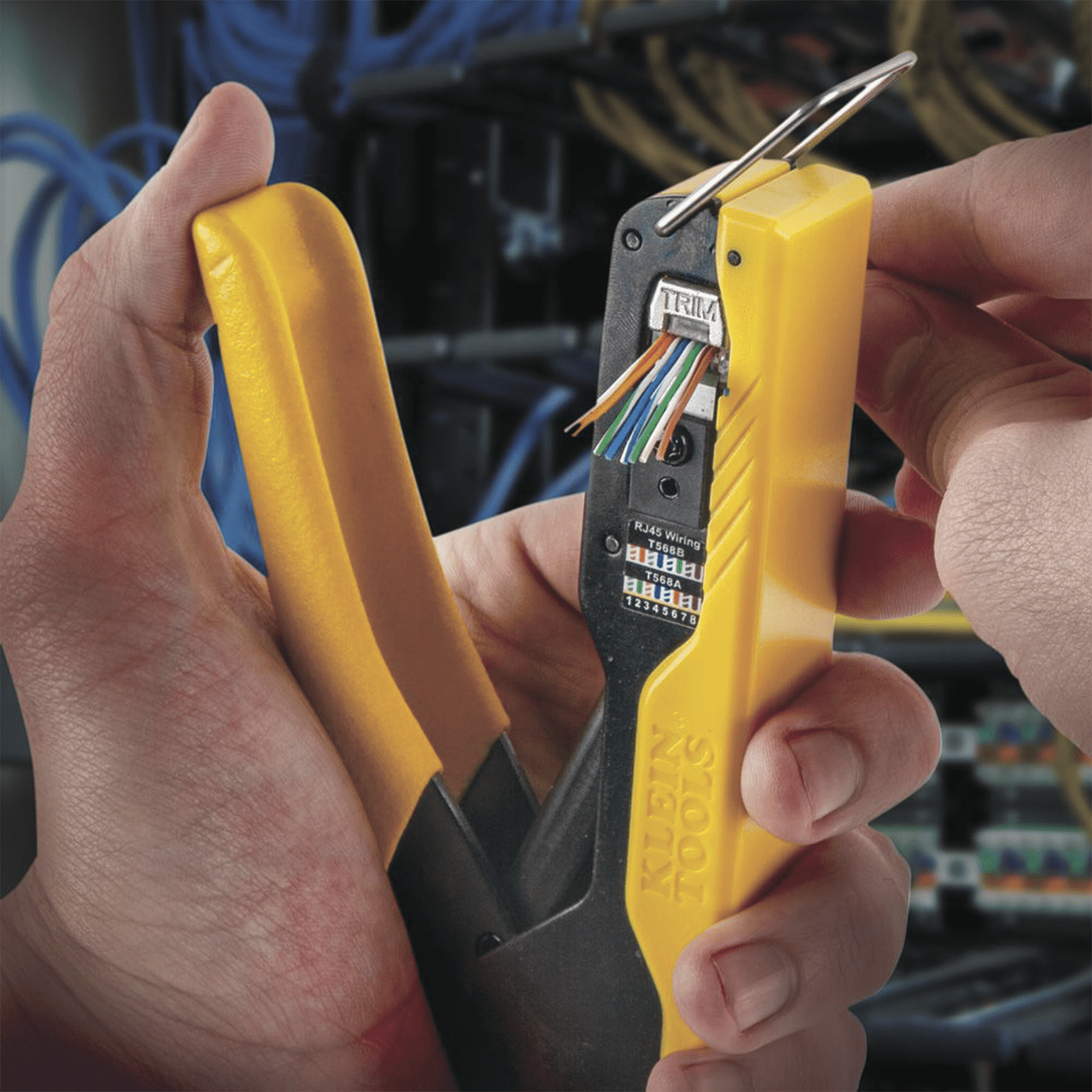 Ponchadora/Pelacables/Cortacables con Matraca para Conectores Pass-Thru RJ45 VDV226-005 - KLEIN TOOLS