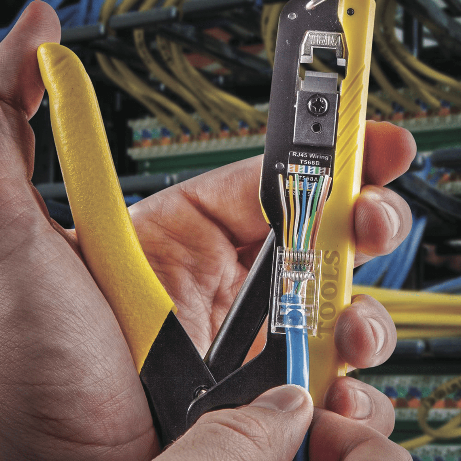 Ponchadora/Pelacables/Cortacables con Matraca para Conectores Pass-Thru RJ45 VDV226-005 - KLEIN TOOLS