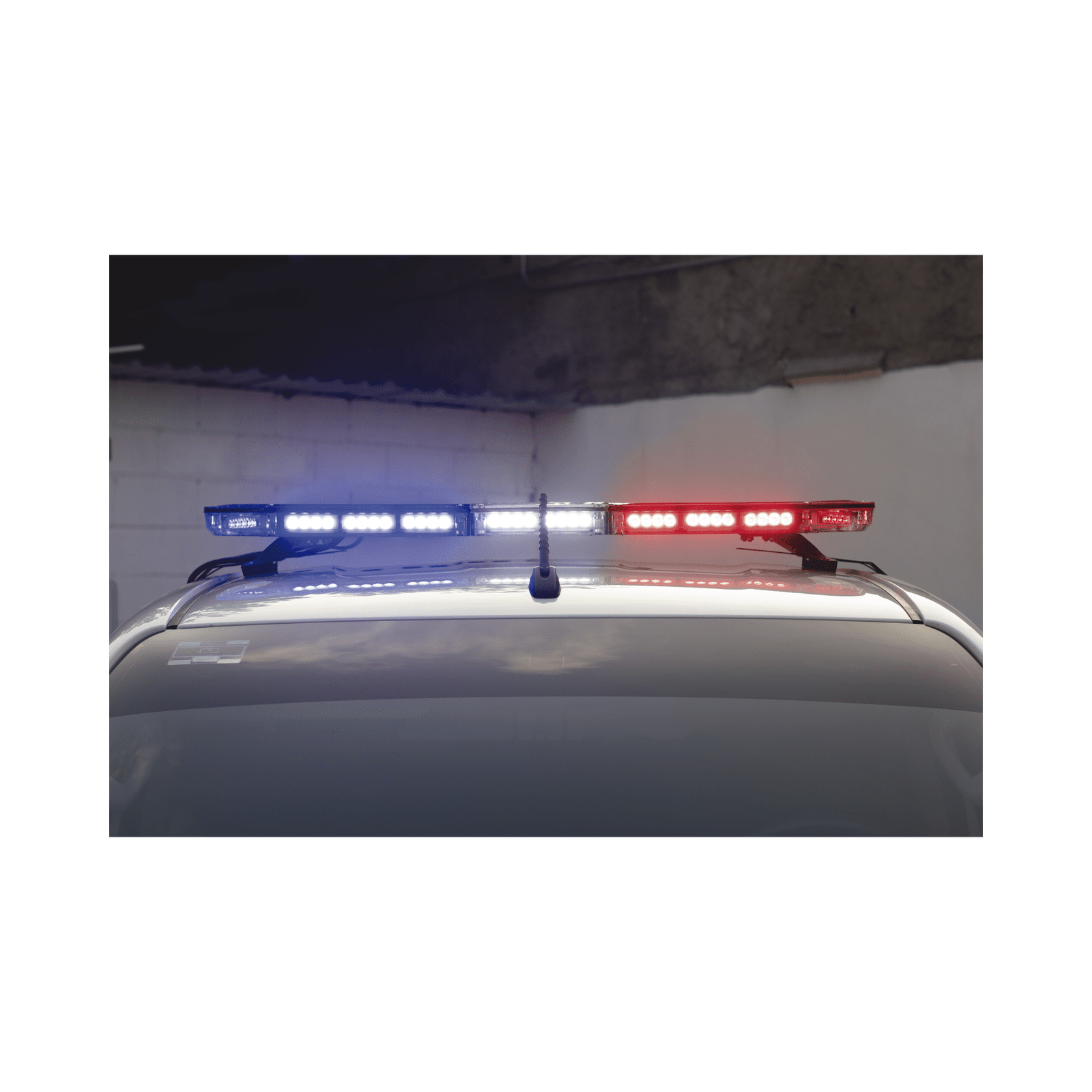 Barra de luces de 47″ rojo/azul, 88 LED, con control de tráfico en color ámbar, ideal para equipar unidades de seguridad publica X67-RBA - EPCOM INDUSTRIAL SIGNALING