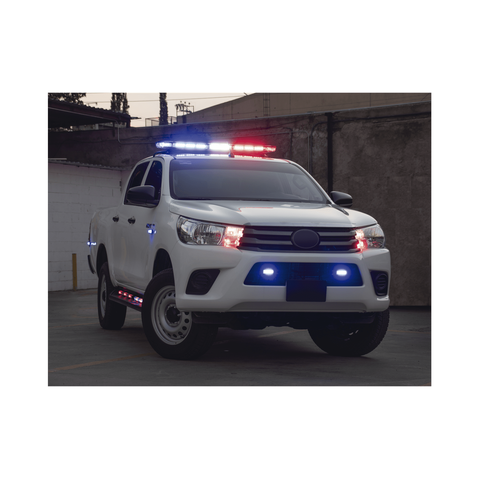 Barra de luces de 47″ rojo/azul, 88 LED, con control de tráfico en color ámbar, ideal para equipar unidades de seguridad publica X67-RBA - EPCOM INDUSTRIAL SIGNALING