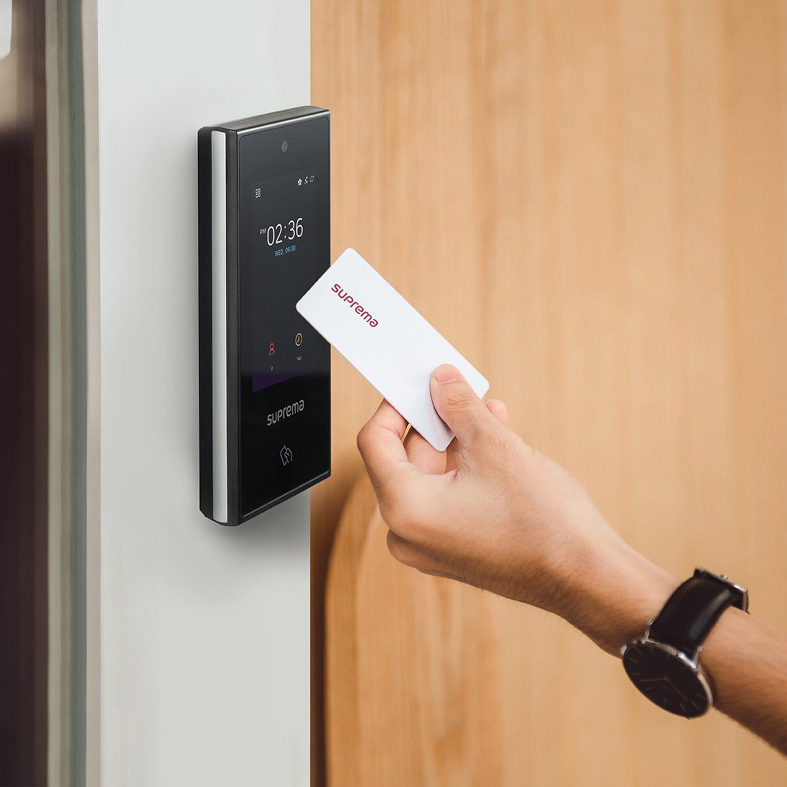 Lector  Multitecnolgia de tarjetas Mifare, móviles atraves de Bluetooth XS2DPB - SUPREMA